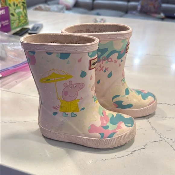 Hunter Kids Rain Boots with Peppa Pig Design limited edition size 6/7 - Picture 2 of 6